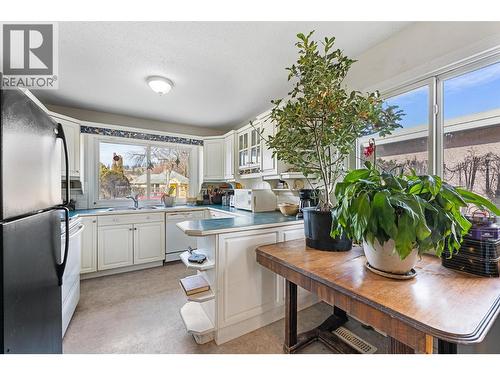 545 Bay Avenue, Kelowna, BC - Indoor