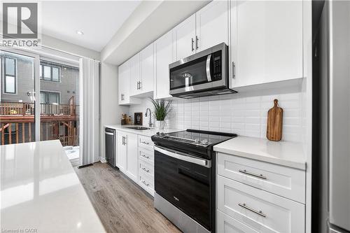 10 Birmingham Drive Unit# 138, Cambridge, ON - Indoor Photo Showing Kitchen With Upgraded Kitchen