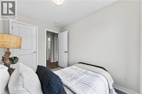 10 Birmingham Drive Unit# 138, Cambridge, ON - Indoor Photo Showing Bedroom