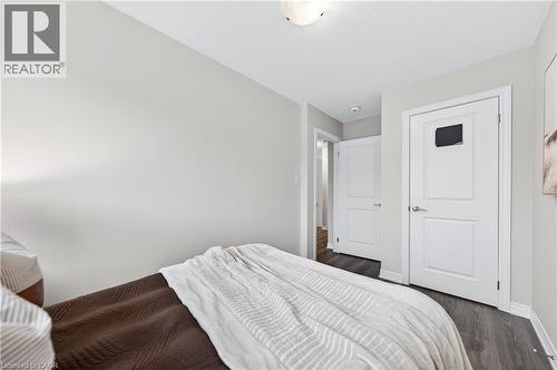 10 Birmingham Drive Unit# 138, Cambridge, ON - Indoor Photo Showing Bedroom