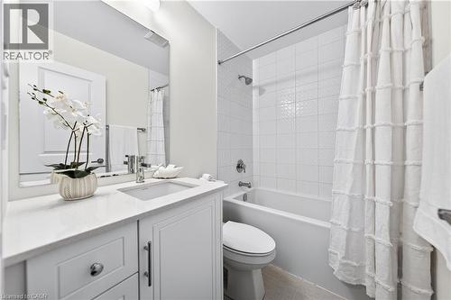 10 Birmingham Drive Unit# 138, Cambridge, ON - Indoor Photo Showing Bathroom