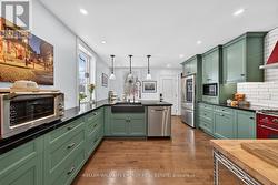 Chefs custom kitchen - 