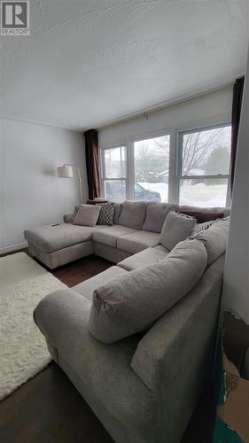 70 Kent Ave, Sault Ste. Marie, ON - Indoor Photo Showing Living Room