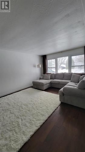 70 Kent Ave, Sault Ste. Marie, ON - Indoor Photo Showing Living Room