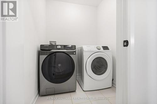 120 Lynn Coulter Street, Ottawa, ON - Indoor Photo Showing Laundry Room