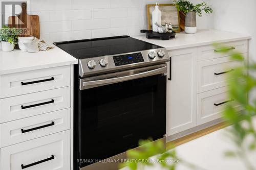 120 Lynn Coulter Street, Ottawa, ON - Indoor Photo Showing Kitchen