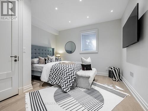 393 Maple Grove Drive, Oakville, ON - Indoor Photo Showing Bedroom