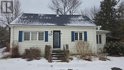 UPPER FLOOR - 69 TWENTY FIFTH STREET  Toronto, ON M8V 3P7