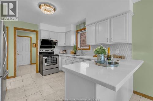 2376 Dandurand Avenue, Windsor, ON - Indoor Photo Showing Kitchen