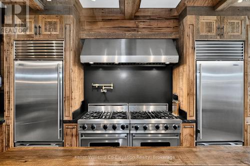 1076 Beaver Lane, Springwater, ON - Indoor Photo Showing Kitchen With Stainless Steel Kitchen With Upgraded Kitchen