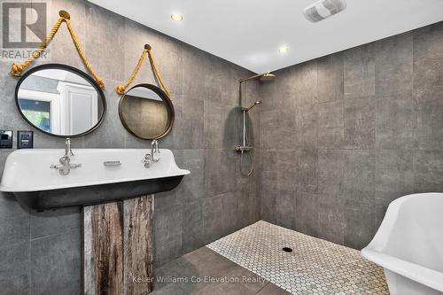 1076 Beaver Lane, Springwater, ON - Indoor Photo Showing Bathroom