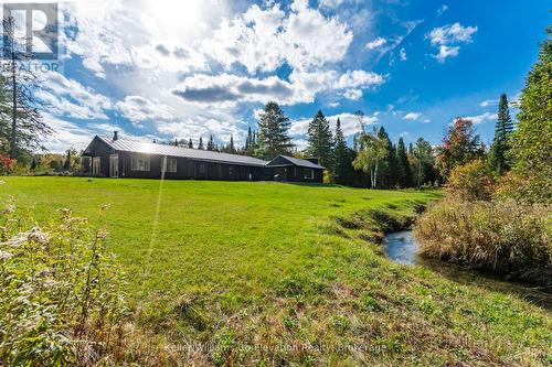 1076 Beaver Lane, Springwater, ON - Outdoor