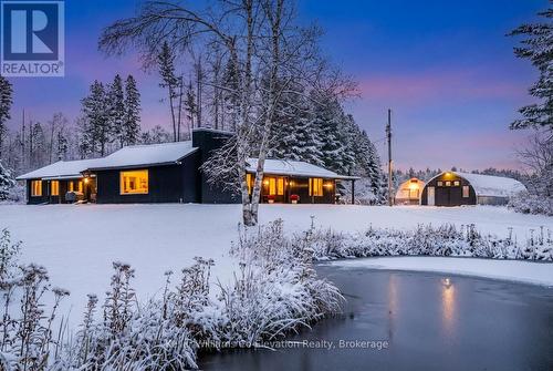 1076 Beaver Lane, Springwater, ON - Outdoor