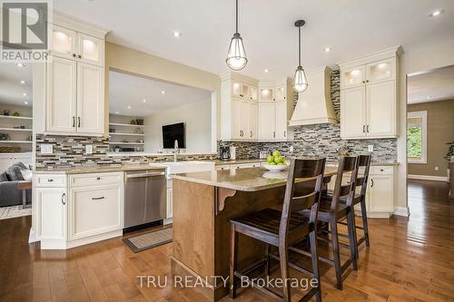 Kitchen - 2465 Marchurst Road, Ottawa, ON - Indoor Photo Showing Kitchen With Upgraded Kitchen