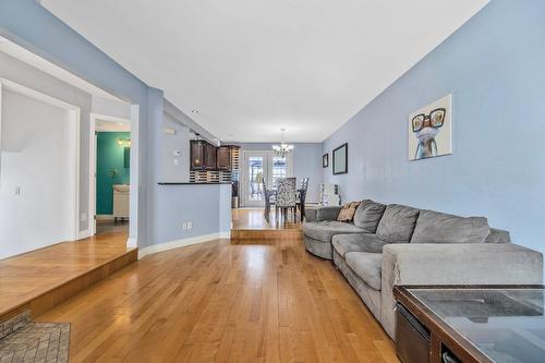 Living room - 1033 15E Avenue, Laval (Fabreville), QC - Indoor Photo Showing Living Room