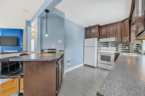 Kitchen - 1033 15E Avenue, Laval (Fabreville), QC - Indoor Photo Showing Kitchen