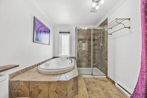 Bathroom - 1033 15E Avenue, Laval (Fabreville), QC - Indoor Photo Showing Bathroom