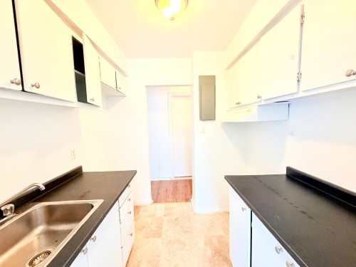 Cuisine - 302-39 Boul. Brunswick, Dollard-Des-Ormeaux, QC - Indoor