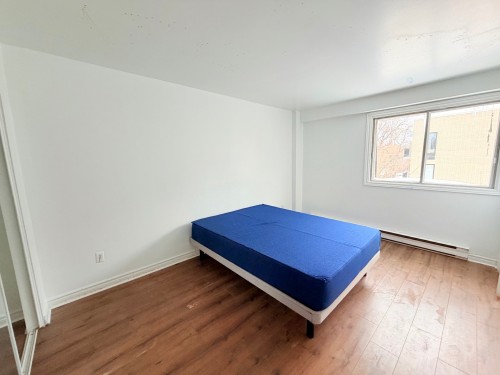 Chambre à coucher principale - 302-39 Boul. Brunswick, Dollard-Des-Ormeaux, QC - Indoor Photo Showing Other Room