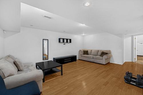 Salle familiale - 2070 Rue Des Sarcelles, Vaudreuil-Dorion, QC - Indoor