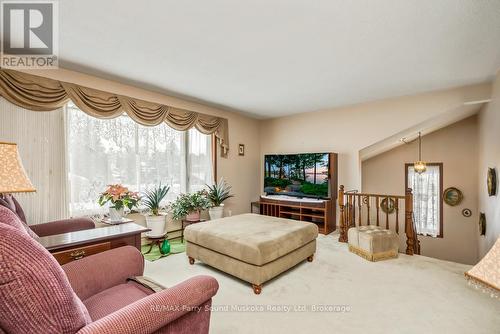 2 Laird Drive, Parry Sound, ON - Indoor Photo Showing Living Room
