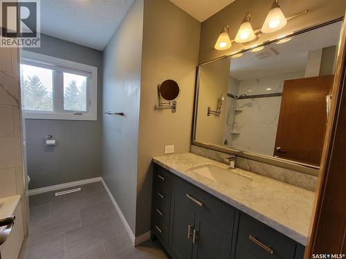 Carter Acreage, Luseland, SK - Indoor Photo Showing Bathroom