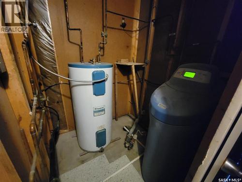 Carter Acreage, Luseland, SK - Indoor Photo Showing Basement