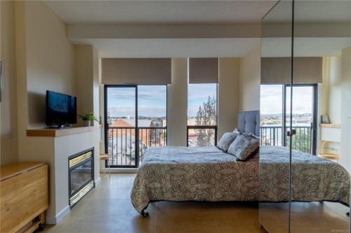 419-409 Swift St, Victoria, BC - Indoor Photo Showing Bedroom