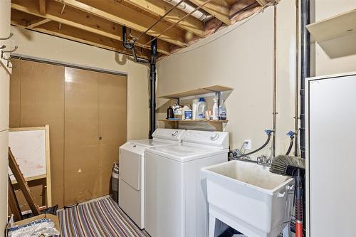 1850 Fleetwood Avenue, Kamloops, BC - Indoor Photo Showing Laundry Room