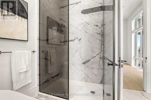 153 Heritage Lake Drive, Puslinch (Crieff/Aikensville/Killean), ON - Indoor Photo Showing Bathroom