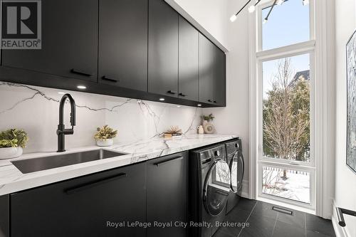 153 Heritage Lake Drive, Puslinch (Crieff/Aikensville/Killean), ON - Indoor Photo Showing Kitchen