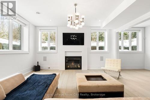 153 Heritage Lake Drive, Puslinch (Crieff/Aikensville/Killean), ON - Indoor Photo Showing Living Room With Fireplace