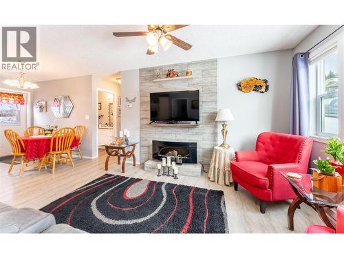 801 Hawkview Drive, Creston, BC - Indoor Photo Showing Living Room With Fireplace