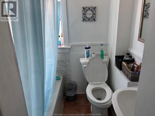 1629-31 Drouillard Road, Windsor, ON - Indoor Photo Showing Bathroom