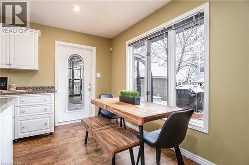 372 Gatestone Boulevard, Waterloo, ON - Indoor Photo Showing Dining Room