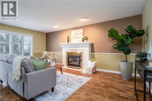 372 Gatestone Boulevard, Waterloo, ON - Indoor Photo Showing Living Room With Fireplace