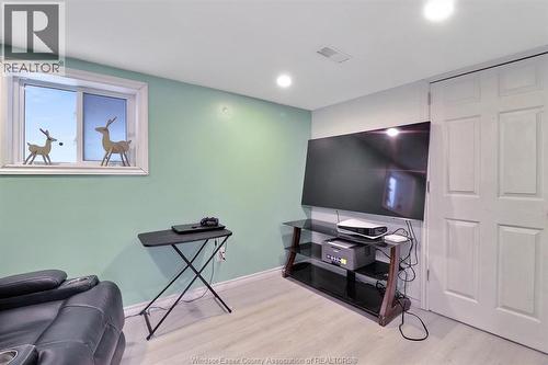 883 Pillette, Windsor, ON - Indoor Photo Showing Other Room