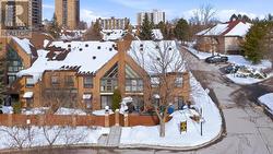 29 - 100 HILLSIDE DRIVE  Ottawa, ON K1K 4J1
