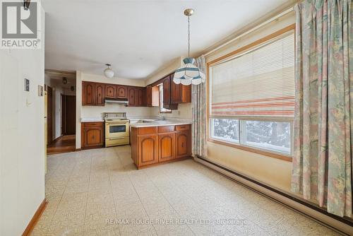 1277 Old Orchard Avenue, Pickering, ON - Indoor Photo Showing Kitchen