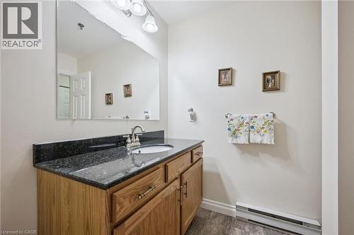 1009 Queenston Road Unit# 216, Cambridge, ON - Indoor Photo Showing Bathroom