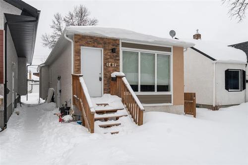 141 Pilgrim Avenue  Winnipeg, MB R2M 0L6