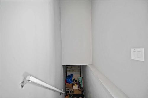 141 Pilgrim Avenue, Winnipeg, MB - Indoor Photo Showing Other Room