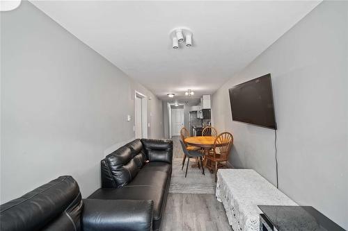 141 Pilgrim Avenue, Winnipeg, MB - Indoor Photo Showing Other Room