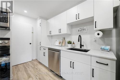 150 - 17 Old Pine Trail, St. Catharines, ON - Indoor Photo Showing Kitchen