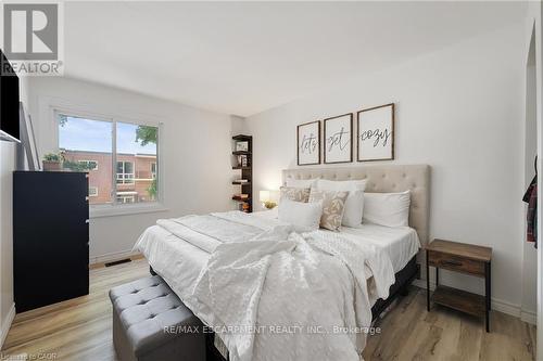 150 - 17 Old Pine Trail, St. Catharines, ON - Indoor Photo Showing Bedroom