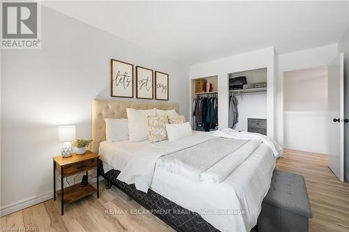 150 - 17 Old Pine Trail, St. Catharines, ON - Indoor Photo Showing Bedroom