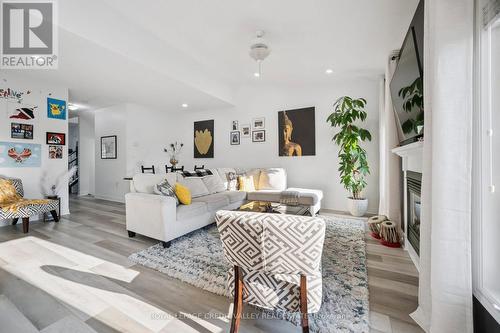 9 Peach Tree Boulevard, St. Thomas, ON - Indoor Photo Showing Living Room
