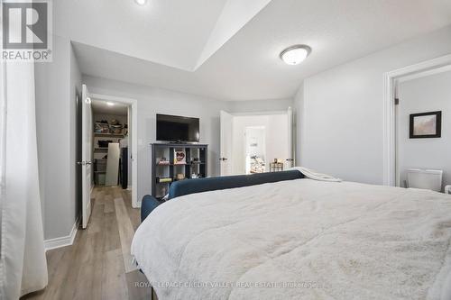 9 Peach Tree Boulevard, St. Thomas, ON - Indoor Photo Showing Bedroom