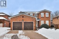 2289 BEEJAY Court  Mississauga, ON L5M 2N6