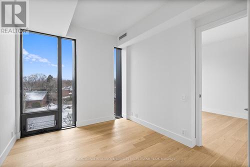 409 - 1414 Bayview Avenue, Toronto, ON - Indoor Photo Showing Other Room